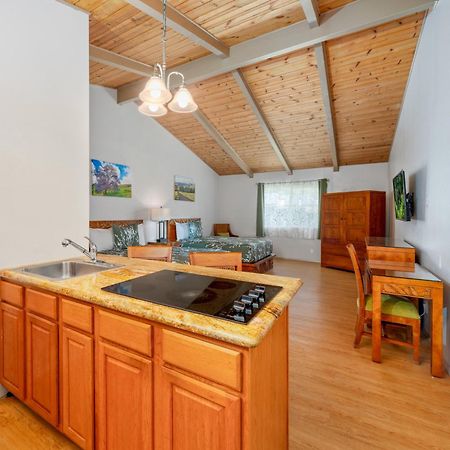 Castle Waimea Country Lodge Екстериор снимка