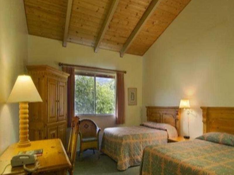Castle Waimea Country Lodge Екстериор снимка